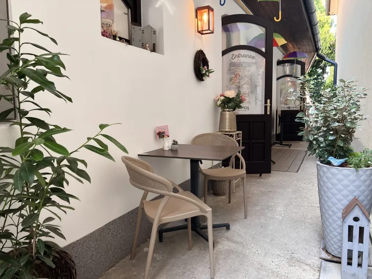 Cafe Brunch Budapest munkahelyi fotója - Konyhai kisegítő állás Szentendre (Kép 2)