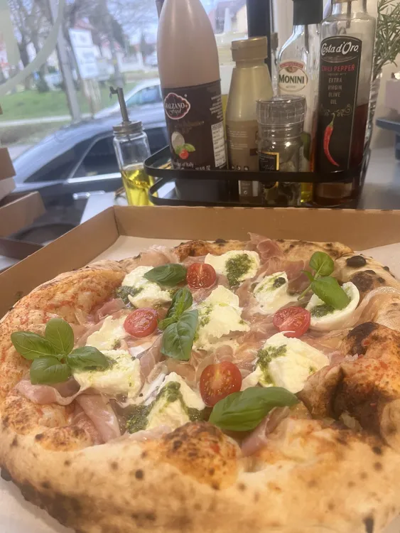 Whiskystore kft munkahelyi fotója - Pizza szakács állás Budapest (Kép 3)