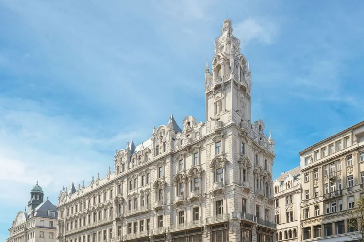 The St. Regis Budapest munkahelyi fotója - Felszolgáló Pincér állás Budapest (Kép 2)