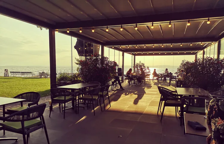 Tópart Hotel Étterem munkahelyi fotója - Recepció állás Balatonvilágos (Kép 1)