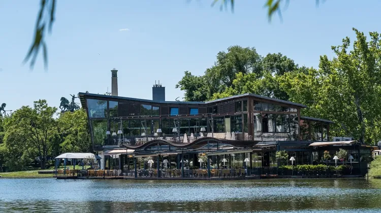 Felszolgáló Pincér állás Budapest - Robinson étterem