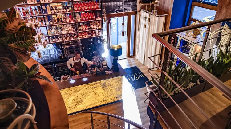 Báros állás Budapest - Roth Bar & Kitchen