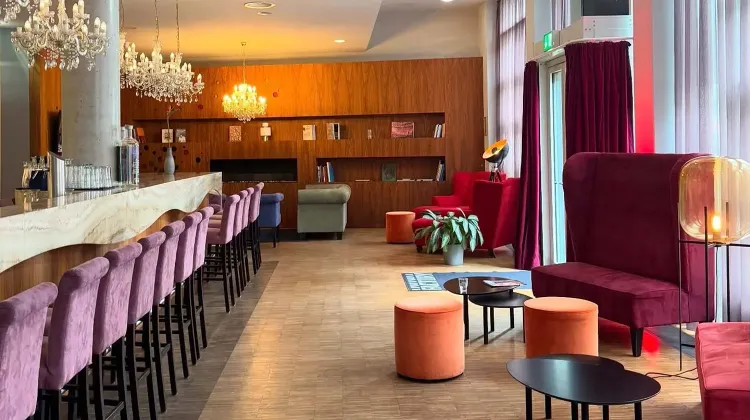 Felszolgáló Pincér állás Budapest - Park Plaza****