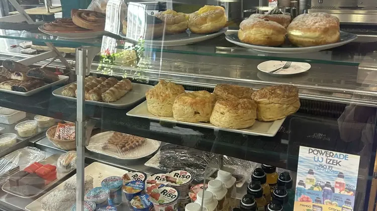 Pultos állás Budapest - A & J Stúdió kft.