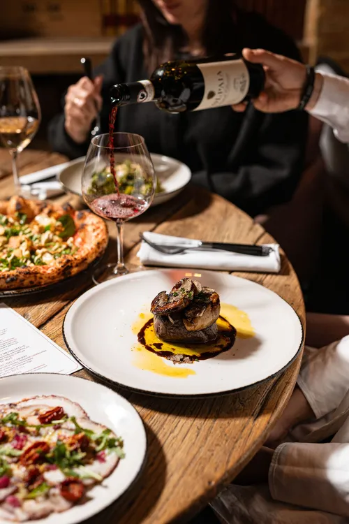 Tom George Osteria munkahelyi fotója - Segédfelszolgáló állás Budapest (Kép 3)