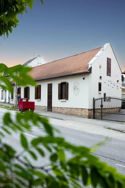 Füge étterem munkahelyi fotója - Pultos állás Biatorbágy (Kép 1)