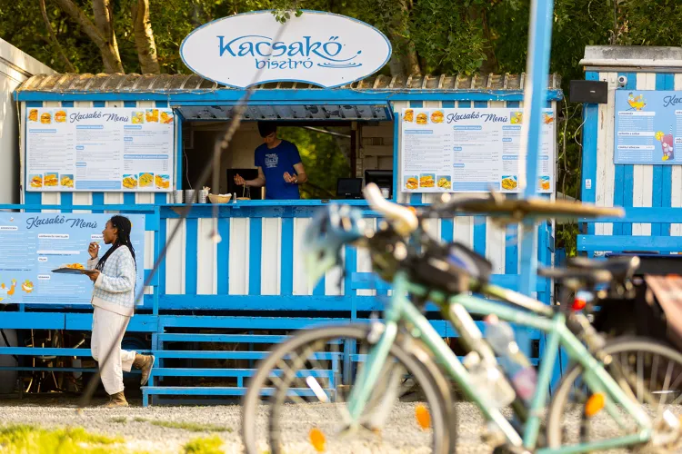 Kacsakő bisztró munkahelyi fotója - Szakács állás Szentendre (Kép 2)