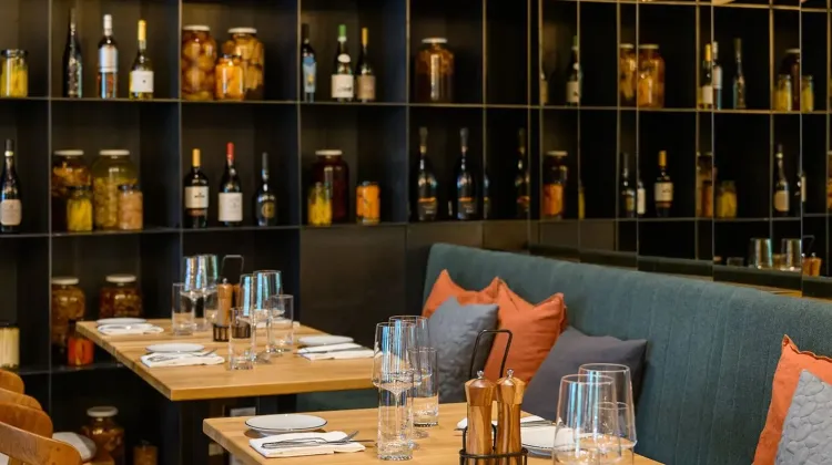 Felszolgáló Pincér állás Budapest - Leon Osteria