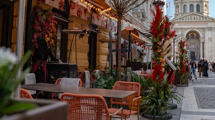 Ügyintéző állás Budapest - Felisa Tapasbár