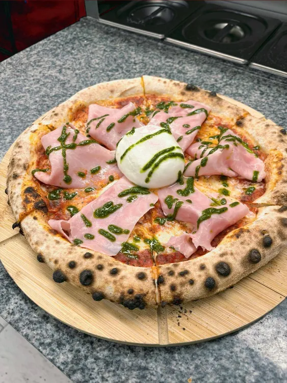 Trattoria Pera D'oro munkahelyi fotója - Pizza szakács állás Budakalász (Kép 2)