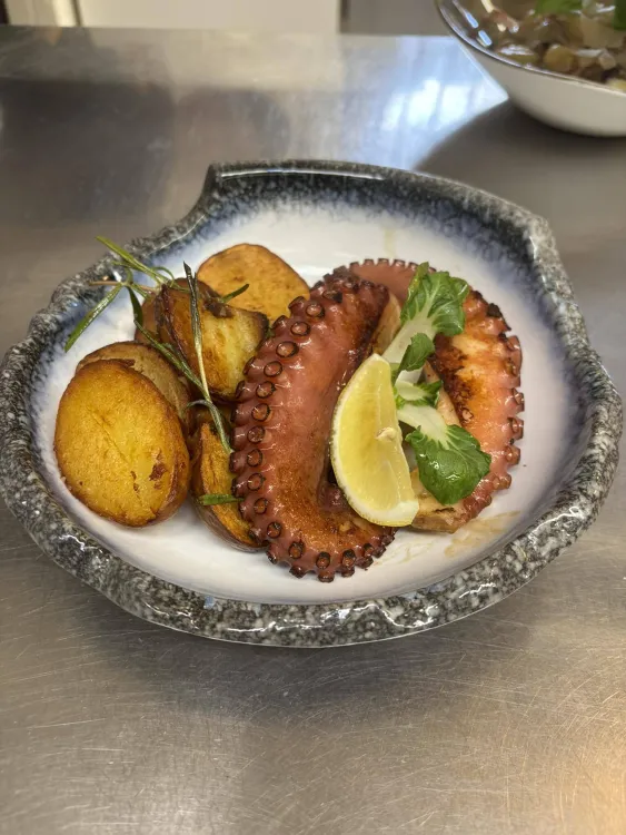 Trattoria Pera D'oro munkahelyi fotója - Mosogató állás Budakalász (Kép 3)