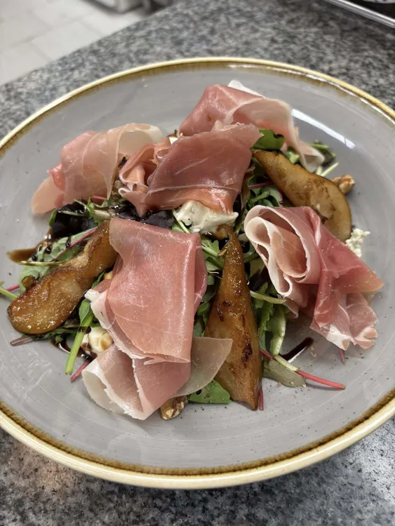 Trattoria Pera D'oro munkahelyi fotója - Mosogató állás Budakalász (Kép 2)