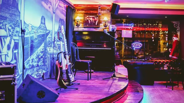 Felszolgáló Pincér állás Budapest - Renegade Blues Bar