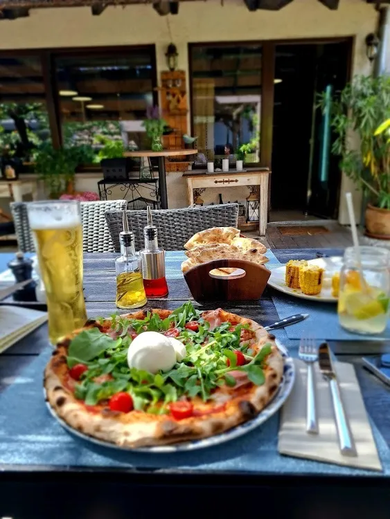 Trattoria al Forno munkahelyi fotója - Pizza szakács állás Veresegyház (Kép 1)