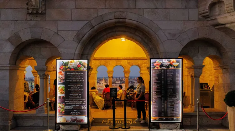 Hostess állás Budapest - Halászbástya étterem