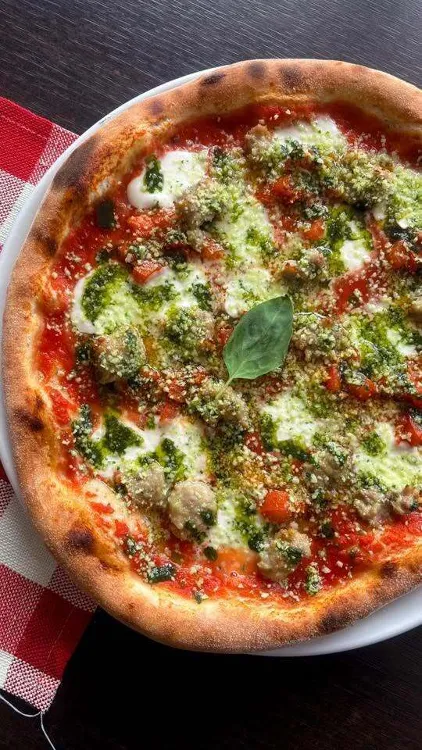 Capri pizzéria munkahelyi fotója - Pizza szakács állás Budapest (Kép 3)