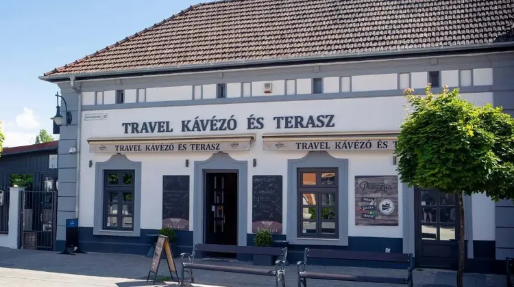 Konyhai kisegítő állás Vác - Travel Kávézó-Pizzéria