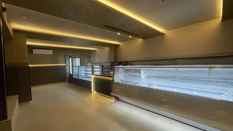Pultos állás Budapest - Somfa Cukrászda