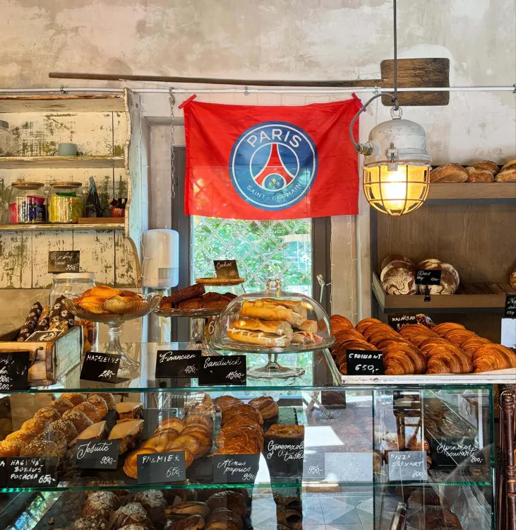 Chez Matild munkahelyi fotója - Üzletvezető állás Budapest (Kép 2)