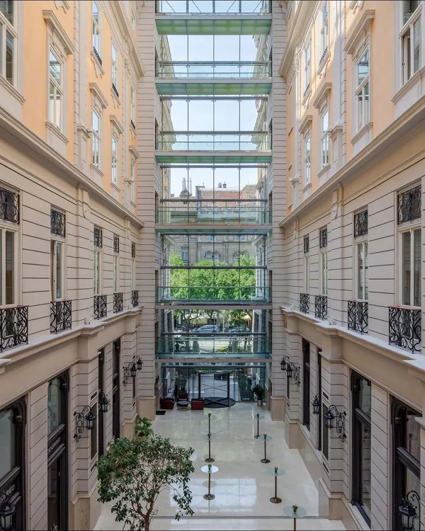 Corinthia Budapest munkahelyi fotója - Manager állás Budapest (Kép 1)