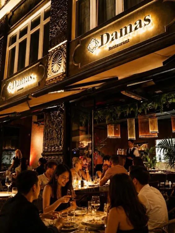 Damas Budapest munkahelyi fotója - Hostess állás Budapest (Kép 1)