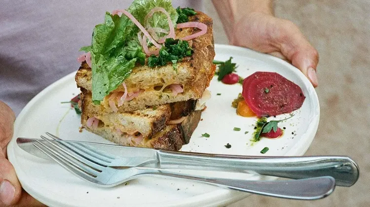 Reggeliztető szakács állás Budapest - Dorado cafe