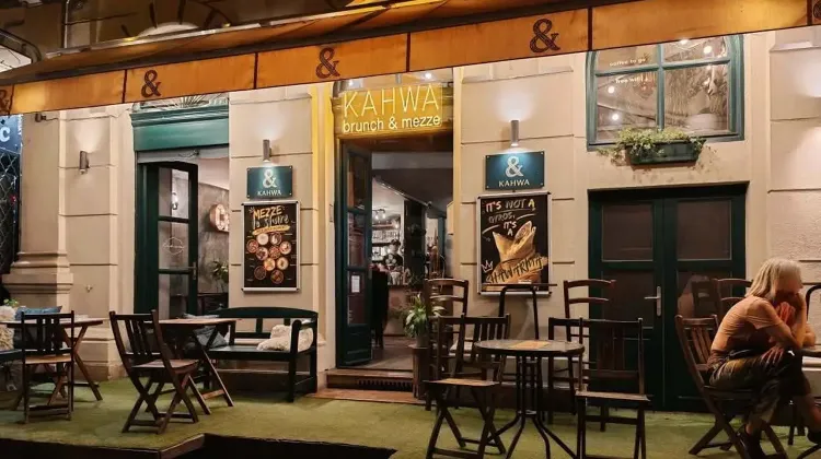 Pultos állás Budapest - KAHWA brunch & mezze