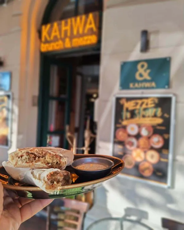 KAHWA brunch & mezze munkahelyi fotója - Pultos állás Budapest (Kép 1)