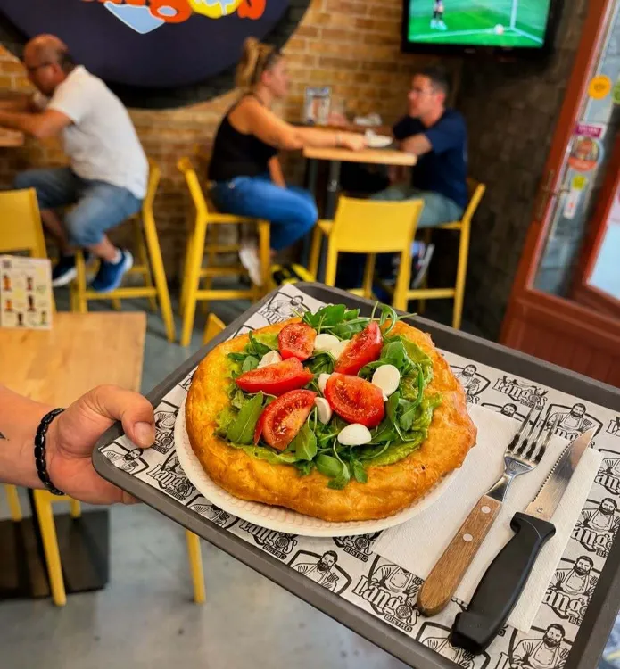 Lángos Bistro munkahelyi fotója - Szakács állás Budapest (Kép 3)